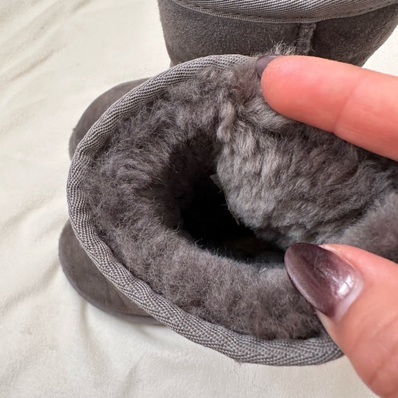 UGG Classic Gray Boots - Picture 5 of 6